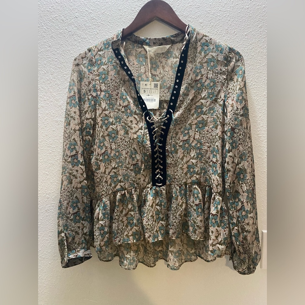 Zara Floral Blouse Womens Small Blue Tan NWT Lace Up Velvet Trim Peplum Boho